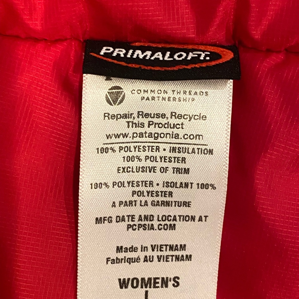 Patagonia Gray Jacket with Red Lining - Picture 12 of 12